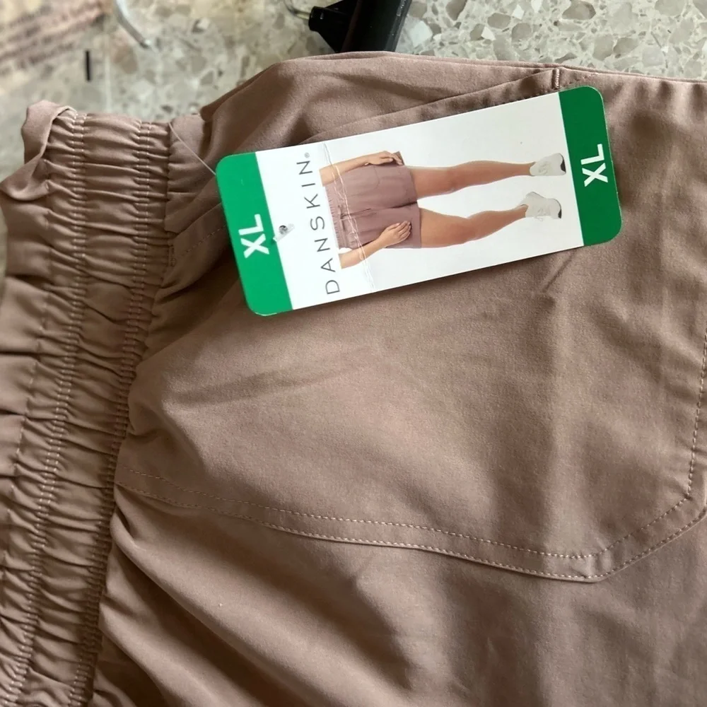 NWT XL DANSKIN PAPERBAG SHORT INSEAM 4inch COLOR ANTLER
